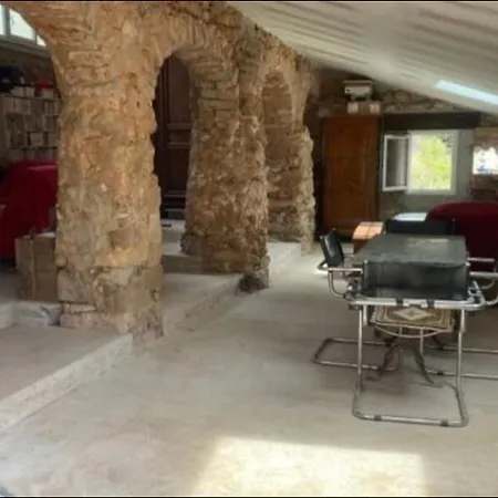 Relais Equestre De La Chevaliere Sauvage * Tourves